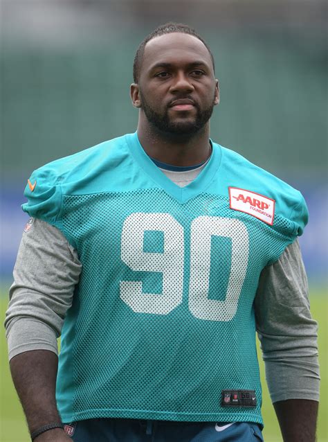 Dolphins Activate Dt Earl Mitchell From Ir