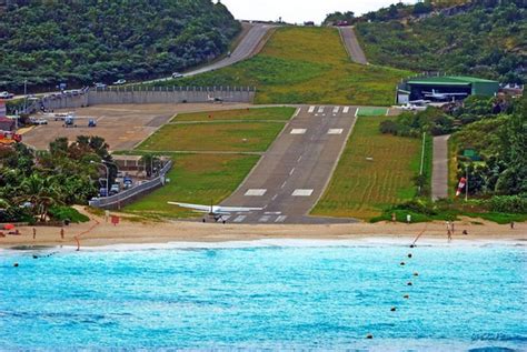Why can't airports have slanting runways? - Quora