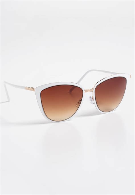 White Cateye Sunglasses In 2020 Cat Eye Sunglasses Sunglasses