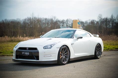 Nissan Gt R R35 White Yido Rs1 Wheel Front