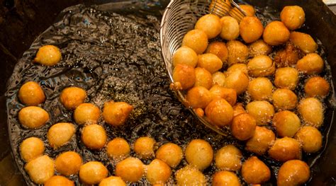 9 Must Try Uae Traditional Sweets Sata Blog