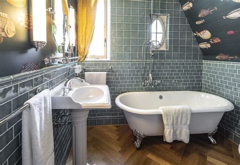 #vintage #badezimmer #bad #badideen #badgestaltung #nostalgie #viktorianisch #victorian #madeinengland #dasaugebadetmit #badezimmer #nostalgisch. Persönlich, stilvoll und sehr elegant... Traditional ...