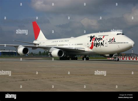 Jal Japan Airlines Boeing 747 400 Stock Photo Alamy