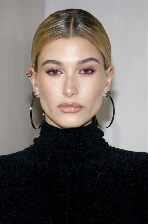 hailey baldwin at the hammer museum s 2017 gala in the garden hailey baldwin makeup hailey