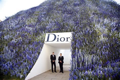 Dior New Creative Director Fashion House Yet To Name Replacement For