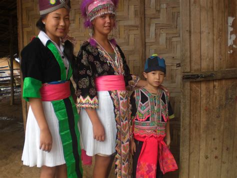family-culture-travel-show-hmong-village-outside-of-luang-prabang,-laos