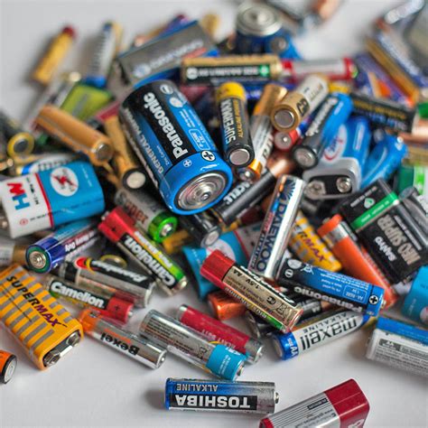 How to deal with the waste battery? How to Dispose of Batteries (and Other Things) | Lula