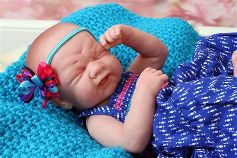 Baby Girl Crying Berenguer Lifelike Reborn Preemie Doll Extras 14
