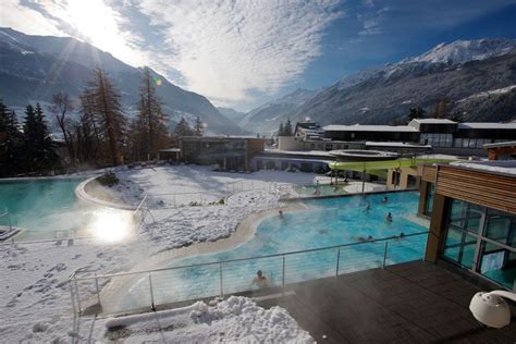 Inoltre dall'anno 1826 è presente anche un hotel che offre ottimi servizi. relax e terme in Valtellina inverno 2014