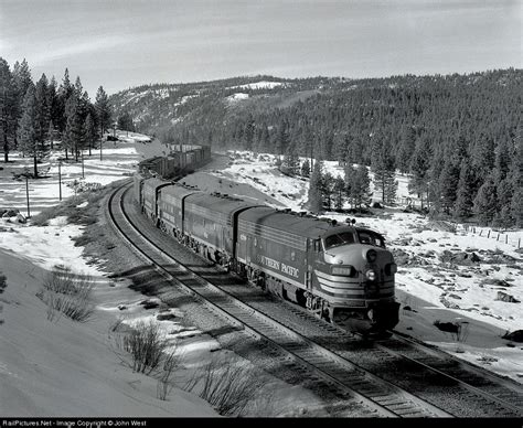 Yes, we've come practically a decade since scarlett johannson's natasha romanoff in iron. What DID the "black widow" Southern Pacific F7's pull?