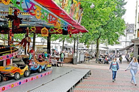 In essen finden sie beides! Sommer in Essen-Steele: Karussells und Riesenrad - Essen ...