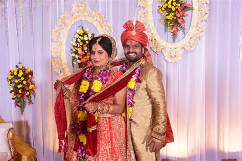 Wedding Day Photography Poses For Indian Brides And Couples Let Us