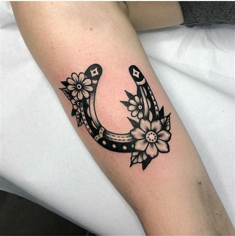 Horseshoe Tattoo Tattoo Ideas And Inspiration Adriana Maluquer