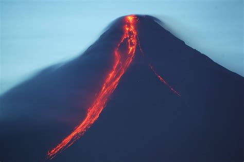 Mayon Continues To Spew Lava Danger Zone Expanded The Manila Times