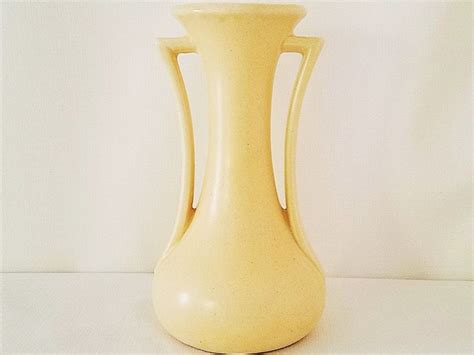 1940s Mccoy Vase In Pastel Yellow With Double Handles Etsy Vintage