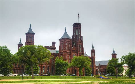 The Smithsonian Institution In Washington Dc Museums Castle And Zoo