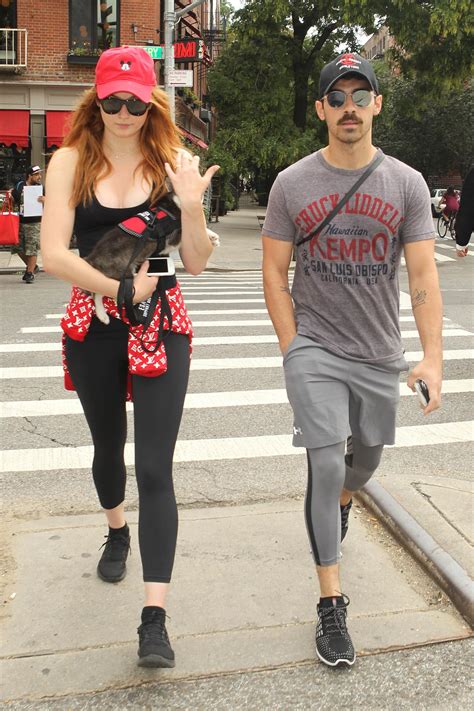 For elle's april cover story, sophie turner gave even more details about the first time she met her husband, joe jonas. Sophie Turner and Joe Jonas - NYC 09/07/2017 • CelebMafia