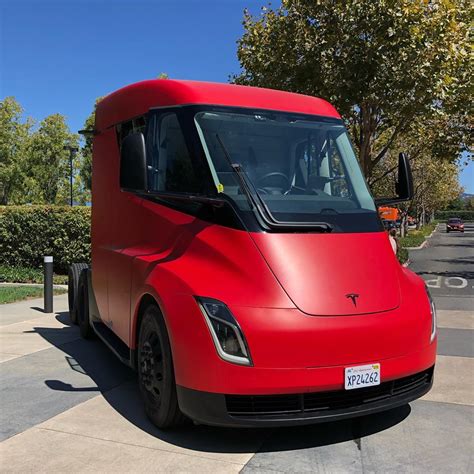 Tesla Semi Prototype Spotted At Pixars Headquarters Electrek
