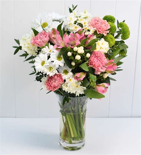 What flowers should i send on. Scented Mothers Day Bouquet | Scilly Flowers By Post