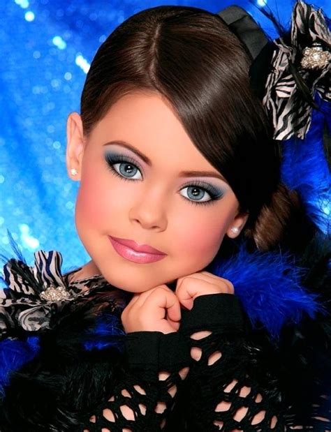 Toddlers And Tiaras The War On Pageant Mothers The Observer