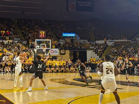 Milwaukee Panthers Mens Basketball Team Takes First Loss At Home