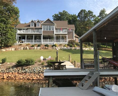 Smith mountain lake sprawls across 40 miles of pristine landscape, offering 500 miles of shoreline to explore and savor. Smith Mountain Lake Vacation Rental - Reel Relaxin ...