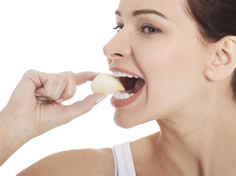 Bawang putih tunggal diketahui mempunyai senyawa yang lebih tinggi dibandingkan dengan bawang putih yang biasa. 3 Makanan untuk Menghilangkan Bau Mulut Akibat Makan ...
