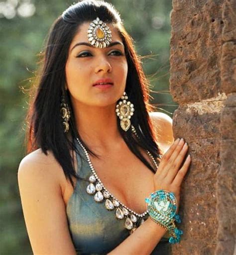 Julie Sequel To Star Newbie Sakshi Chaudhary Bollywood News And Gossip
