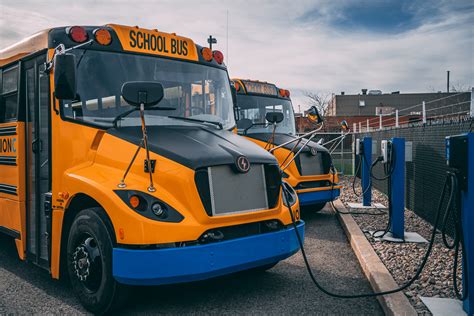 Big yellow batteries? How electric school buses can help clean up the grid