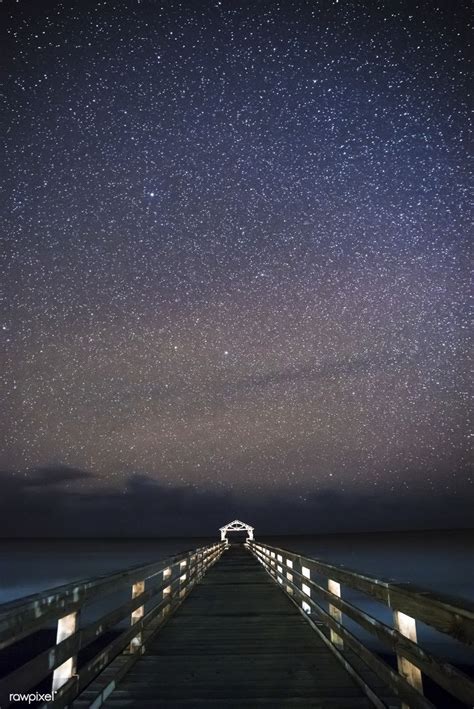 Starry Night At Waimea State Recreation Pier In Hawaii Usa Free