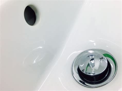 This smell only happens intermittently and only in a particular bathtub drain. How to Install a Stopper Drain Fitting in a Bathtub