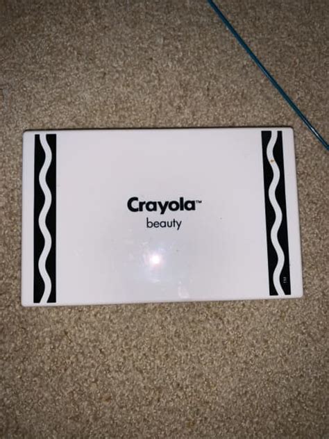 Crayola Beauty Compact Set Nude Eyeshadow Palette Accessories