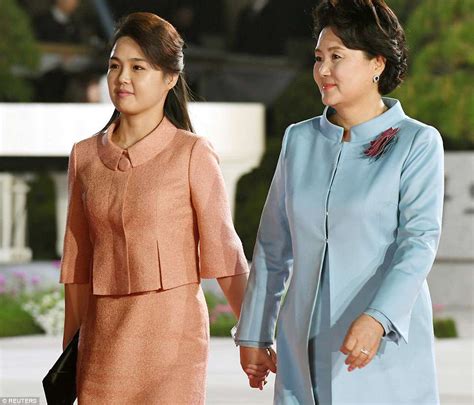 Tranquilos, los doctores están bien. Kim Jong-un and Moon Jae-in's wives meet for first time ...