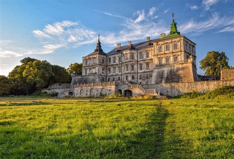 10 Ukrainian Castles