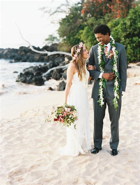 This Hawaiian Wedding Is What Destination Wedding Dreams Are Made Of