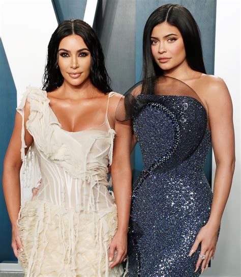 Kylie Jenner Ferme Les Rumeurs De Rivalité Avec Kim Kardashian Crumpe