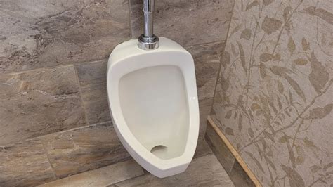 Ur 2 The 1st Gen American Standard Allbrook Urinal From The 1960 S 1990 S Is Very Interesting
