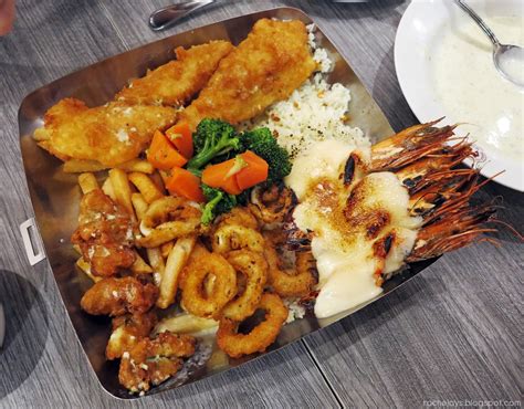 Drop by the manhattan fish market and satisfy your cravings after your shopping run at watsons! RACHELAYS: Manhattan FISH MARKET @ Marina Square