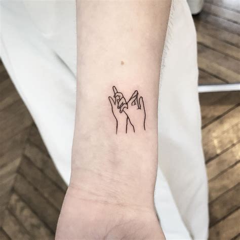 Stunning Women S Hand And Wrist Tattoos To Inspire Your Next Ink