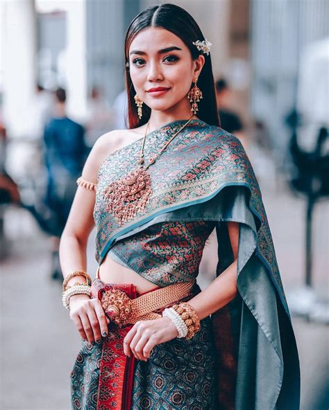 บพเพสนนวาส Thai fashion Traditional thai clothing Thai