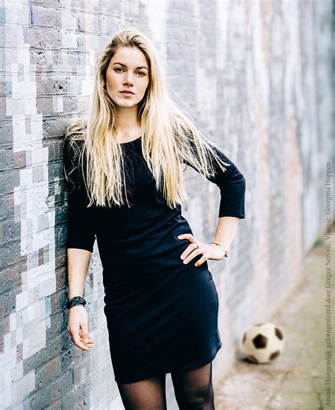 6 Redenen Voor Meer Vrouwenvoetbal Op Televisie Anouk Hoogendijk