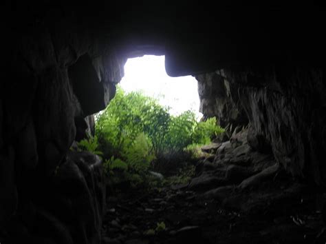 Small Cave © Conor Bolas Cc By Sa20 Geograph Britain And Ireland