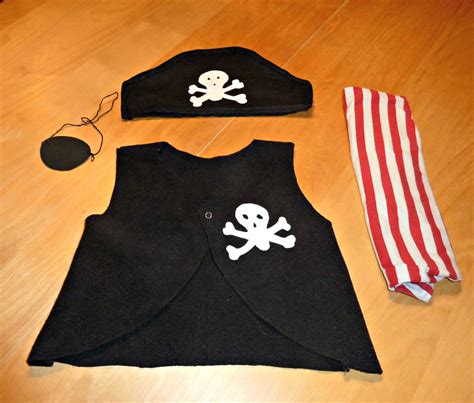 Diy Pirate Costume How To Make A Last Minute Pirate Costume