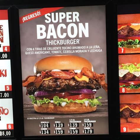 Hamburgere er fremstillet af 100% oksekød og grillet over åben ild, for at bevare saft og smag i burgeren. Carl's Jr, Mérida - Fotos y Restaurante Opiniones ...
