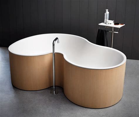 Explore our list of luxurious two person bathtubs and extra large whirlpool bathtub models. Curved Two-Person Tubs : Two Person Tub