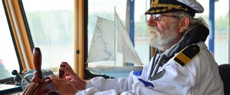 We did not find results for: What does a Ship Captain do?