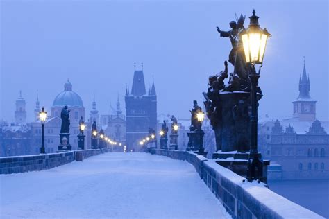 冬の朝のカレル橋 プラハの風景 チェコの風景 Beautiful 世界の絶景 美しい景色