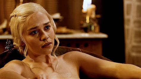 Emilia Clarkes Hardest Game Of Thrones Scene Had Nothing To Do With Nuty