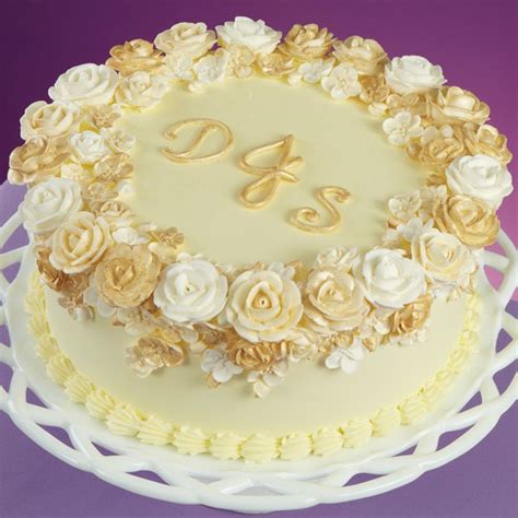 You'll have a second chance to snag p. Glorious Golden Rose Cake | Recipe | Rose cake, Yellow ...