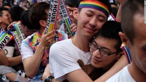 taiwan parliament becomes first in asia to approve same sex marriage report focus news